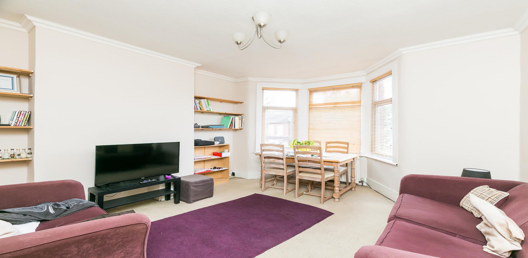 Fantastic spacious one bed with access to a private garden mins to tube & shops Terront Road, Turnpike Lane